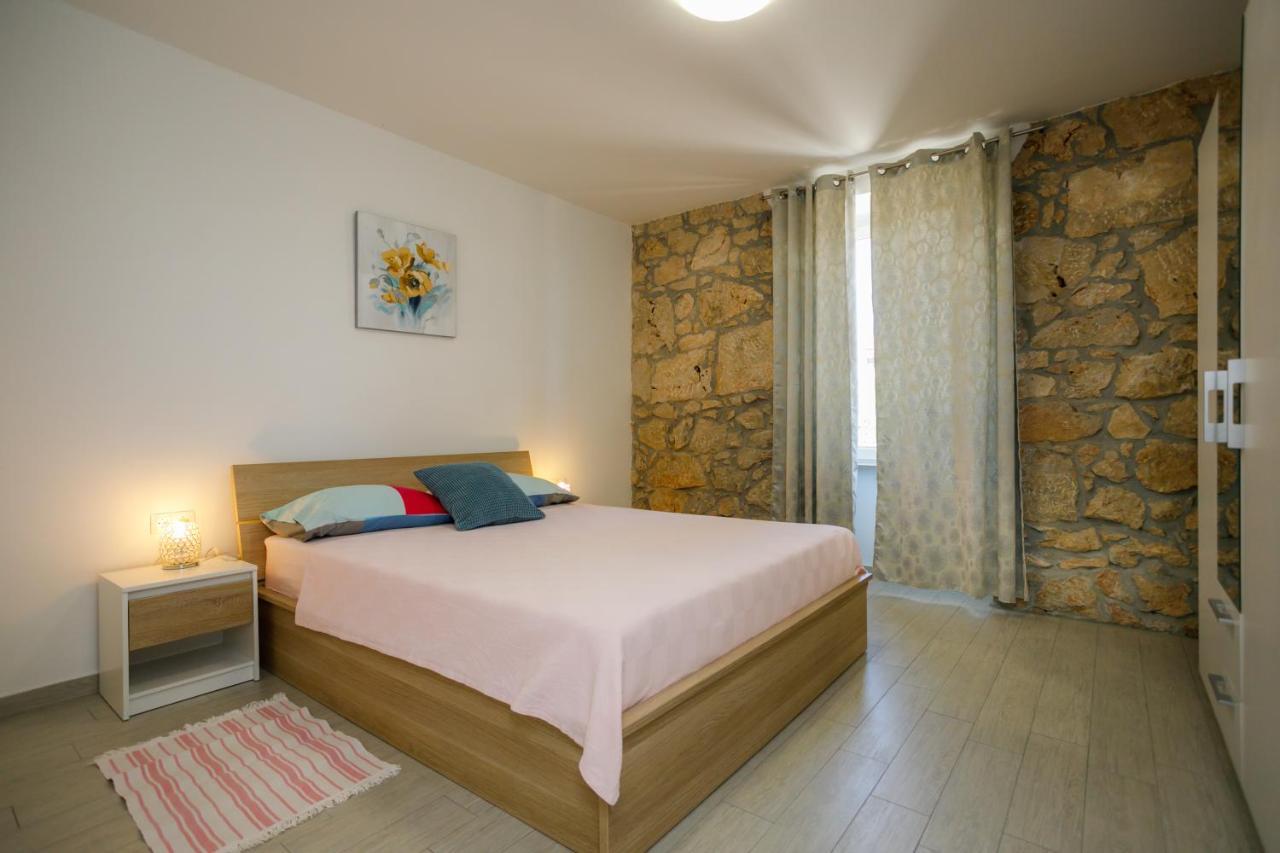 Apartamento Oliva Vrbnik Exterior foto