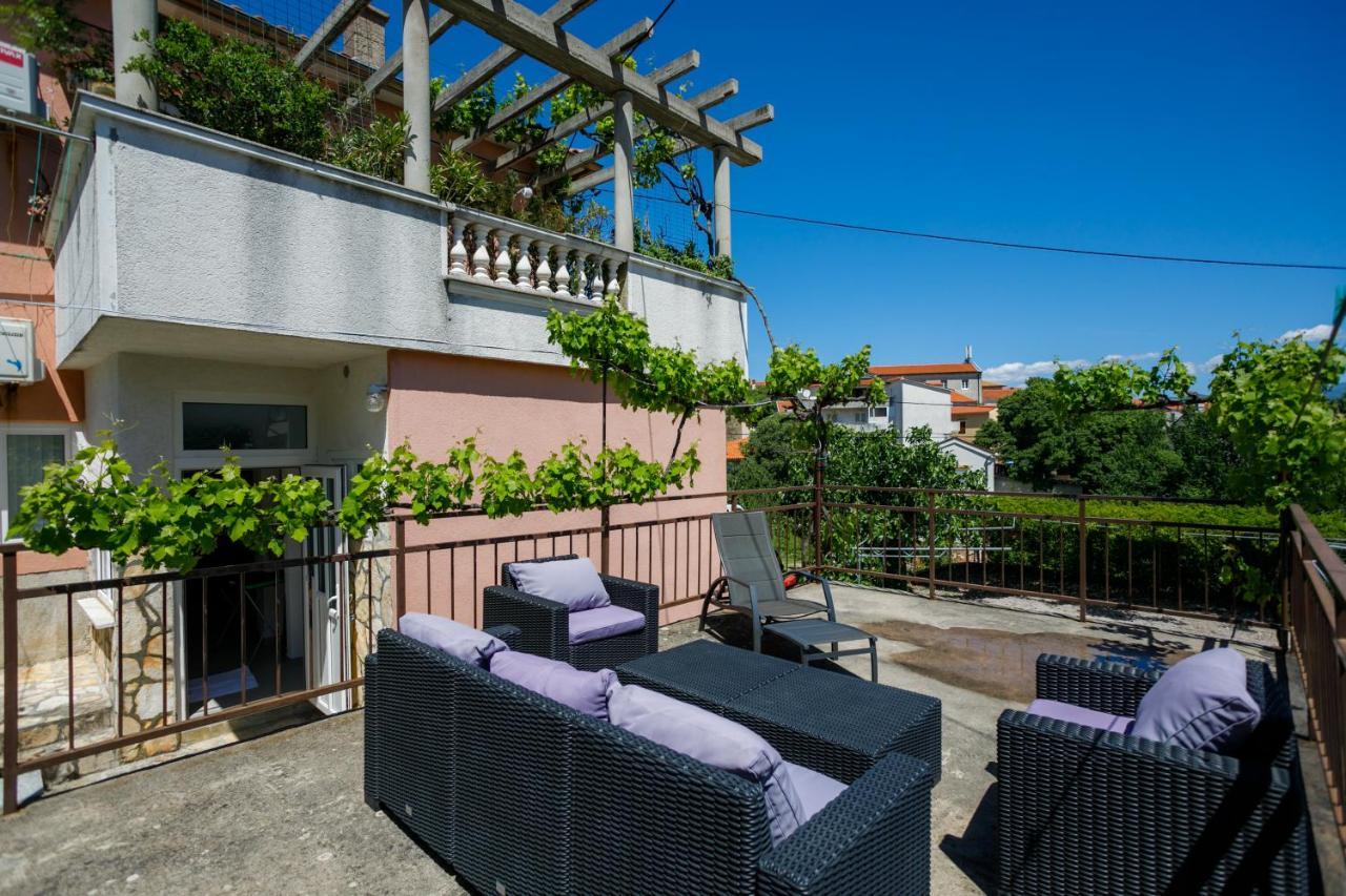 Apartamento Oliva Vrbnik Exterior foto