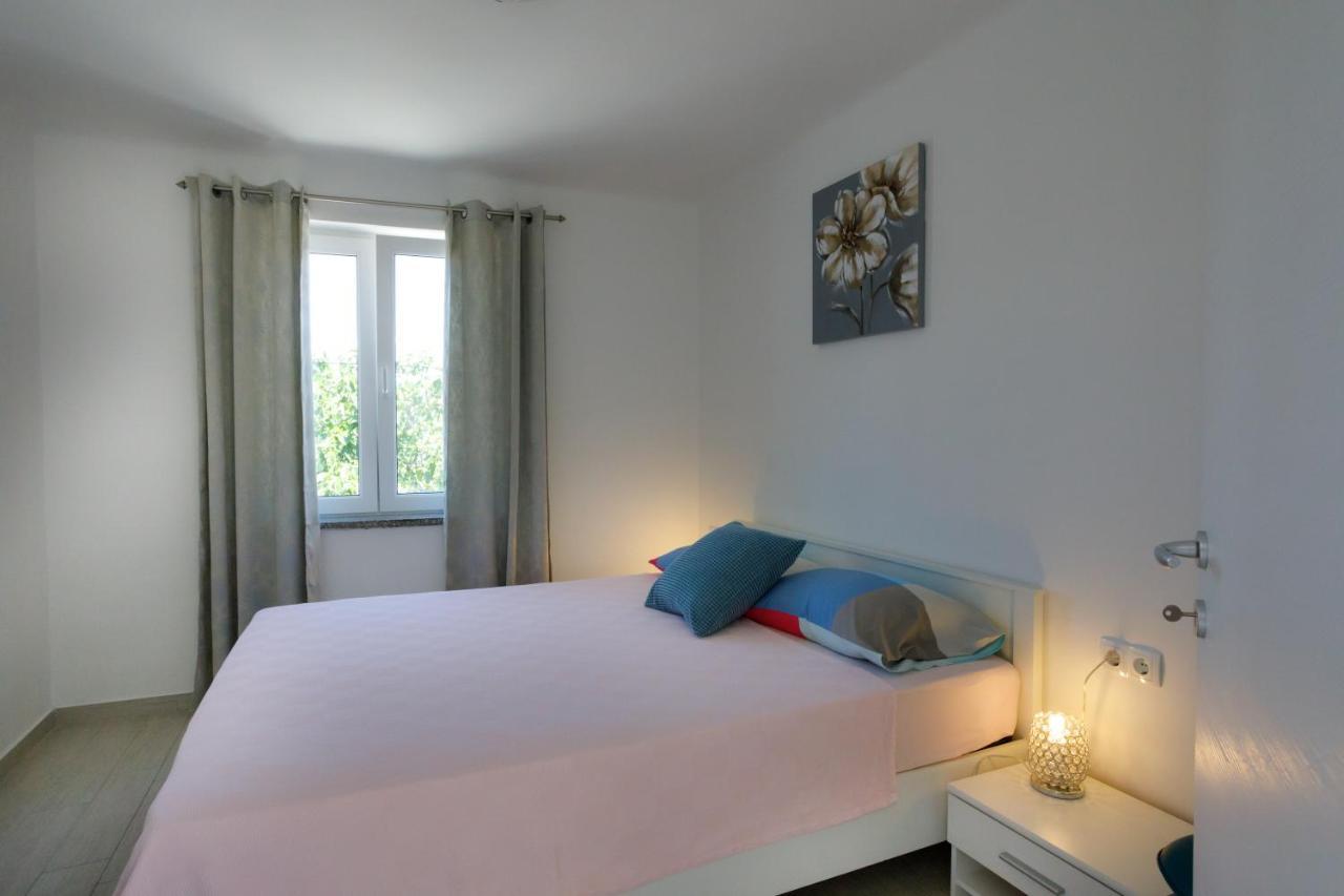 Apartamento Oliva Vrbnik Exterior foto