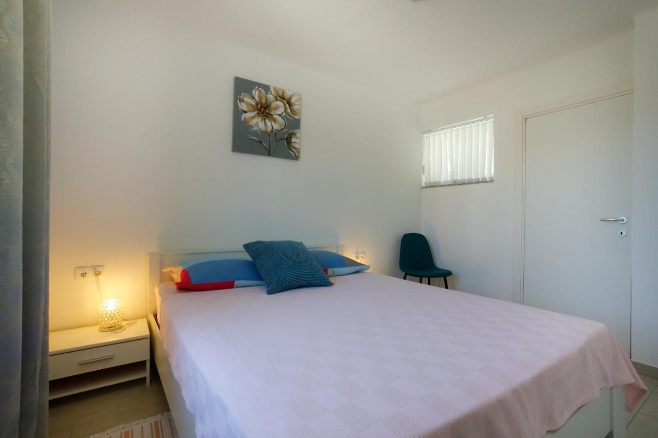 Apartamento Oliva Vrbnik Exterior foto